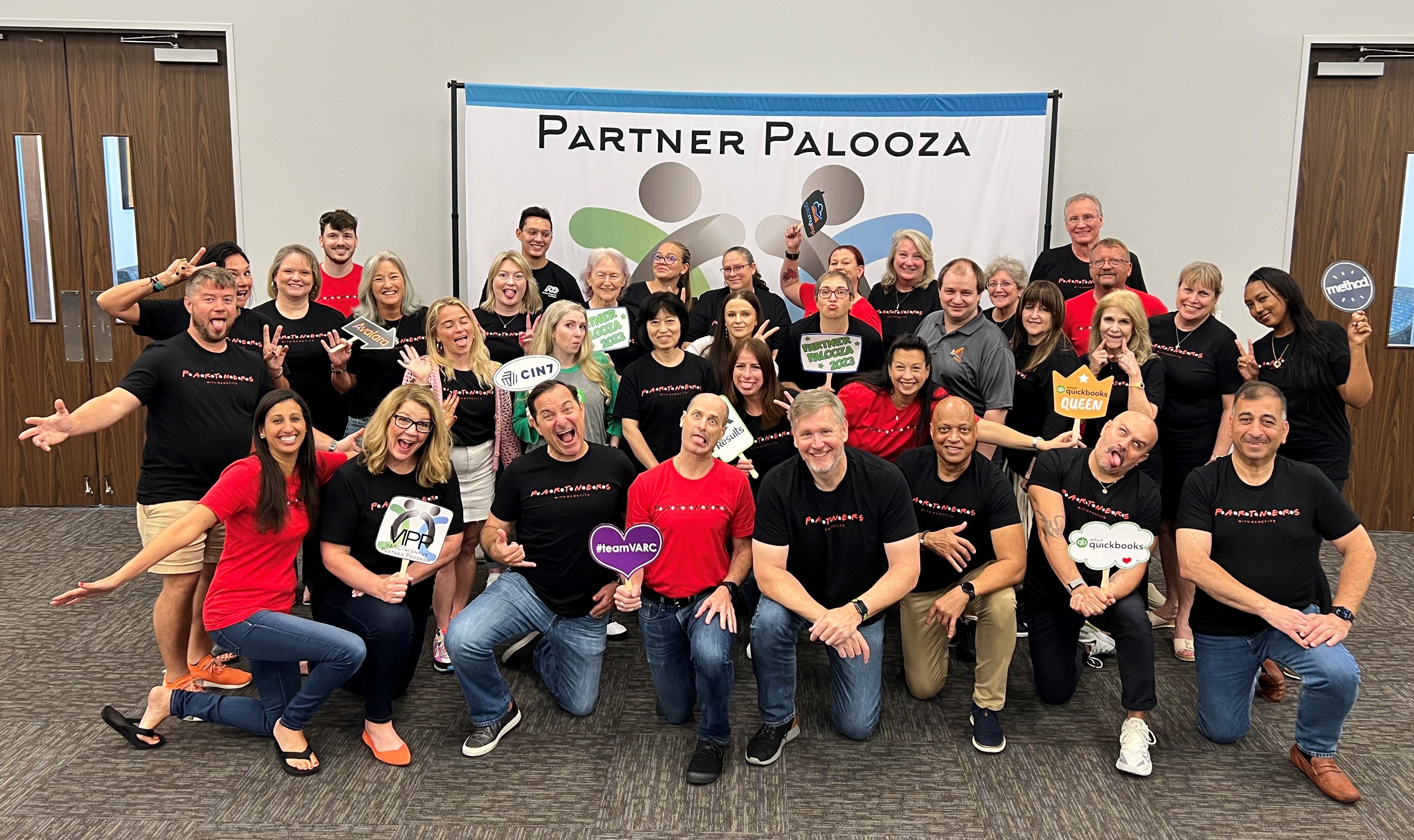 2023 partner palooza-group pic 3-best - Robin Hall